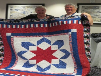 Pat Andrews with Quilt Winner